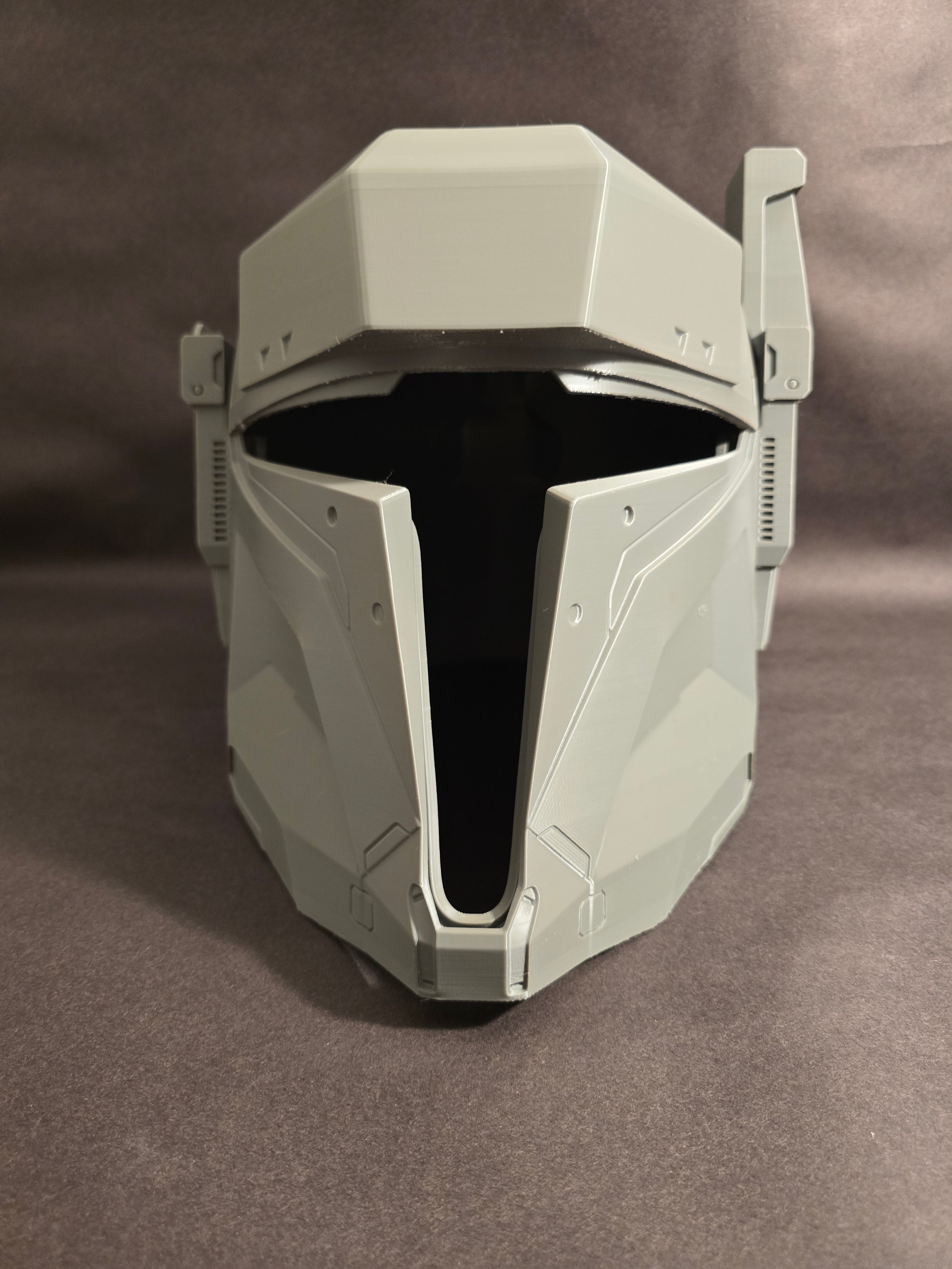 Heavy Mandalorian Helmet